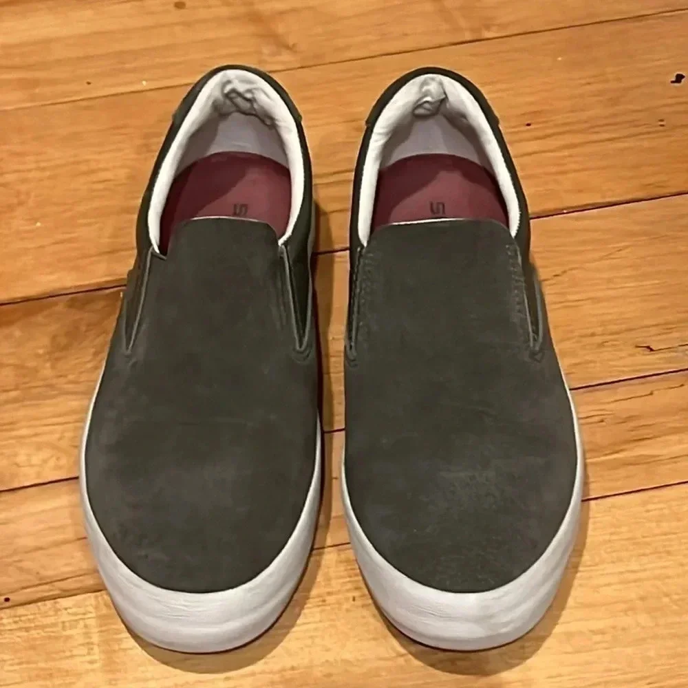 SeaVees Hawthorne WOMENS Slip On Green Cushy memory foam sneaker 7.5